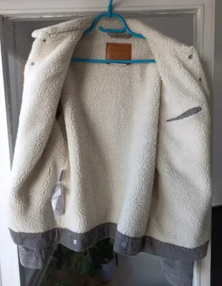 Chaqueta Levi's Corduroy Gris Forro Borreguito