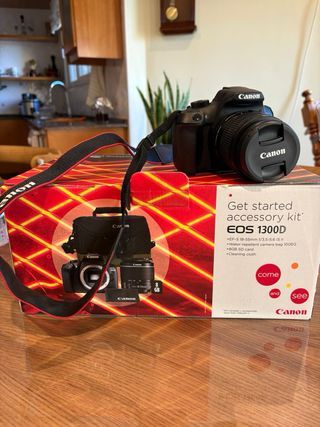 Cámara Canon EOS 1300D con kit accesorio
