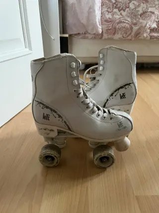 Patines de 4 ruedas blancos