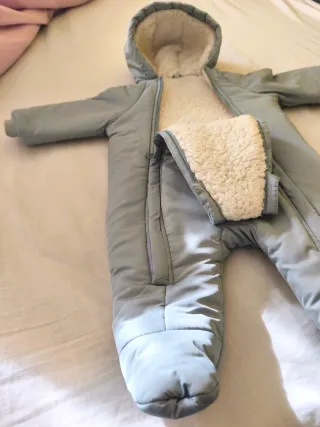 Buzo bebé 3-6 meses con capucha