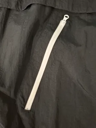 Chubasquero Nike Negro con Capucha