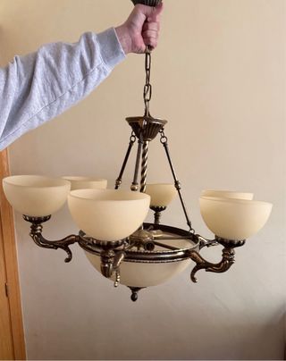 Lámpara y 2 apliques de bronce con tulipas