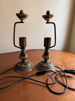 Lámpara y 2 apliques de bronce con tulipas