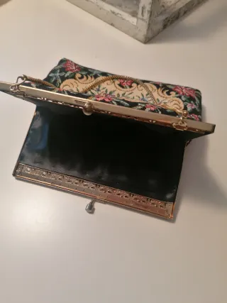 Bolso de punto de cruz floral