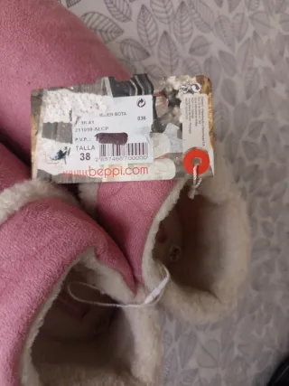 Pantuflas rosas nuevas