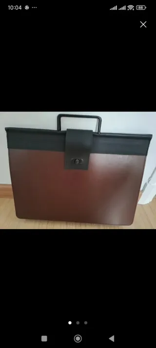 Maletín de cuero marrón y negro