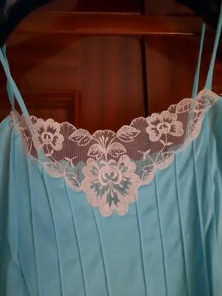 Conjunto de bata y camisón