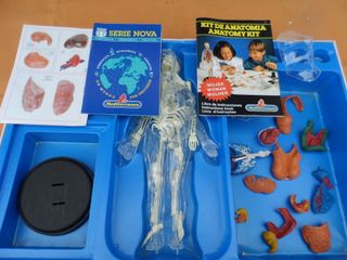 Kit Anatomía Mujer Micronova +10 Años