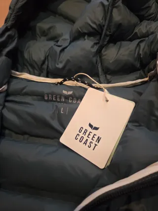 Chaqueta acolchada verde con etiqueta