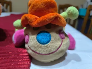 Peluche gusano infantil con números