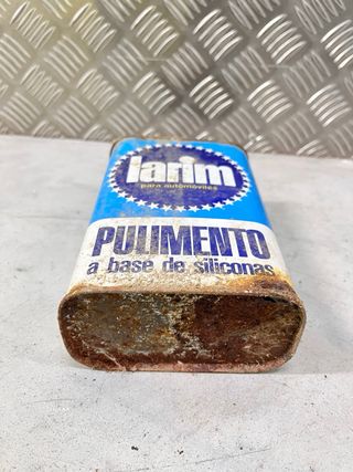 Lata vintage Larim para automóviles