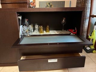 Mueble bajo TV o aparador de madera