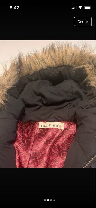 Chaleco entallado con capucha y pelo