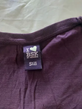 Lote 2 Camisetas S: Barbie y Bershka