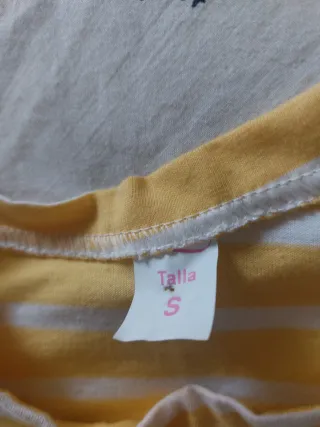 Lote 2 Camisetas S: Barbie y Bershka