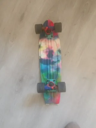 Monopatín pequeño colorido