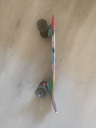 Monopatín pequeño colorido