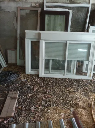 Ventanas de aluminio blancas