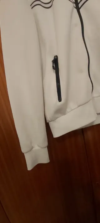 Chaqueta deportiva Nike  SIMILAR DE MADURO