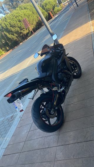 Yamaha R1 2008 Akrapovic Escape 40.000km