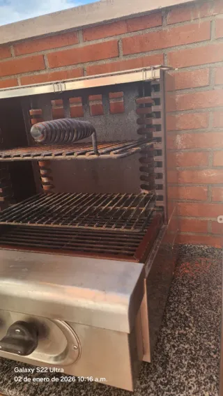 Parrilla de piedra volcánica  Acero