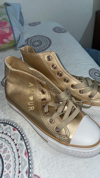 Zapatos dorados dama talla 37 desconozco la marca
