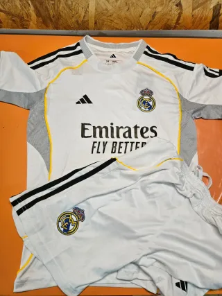 Equipación Real Madrid Adidas Talla M