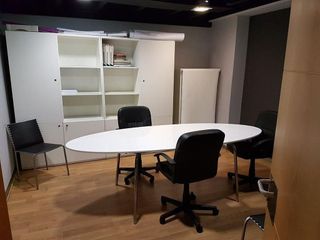 Local comercial en alquiler en Castilla - Hermida en Santander