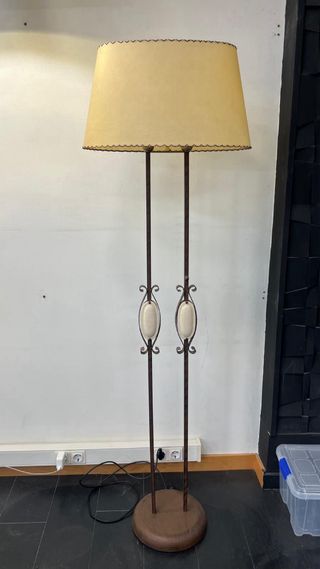 Lampada da terra vintage crema