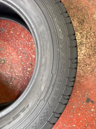 Neumático Continental 225/65R16C