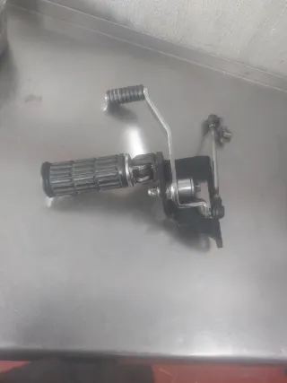 Estribera Izquierda Kawasaki VN900