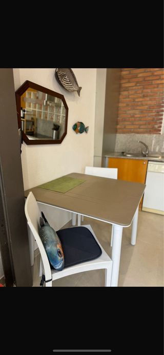 Tavolo IKEA Beige in Plastica Resistente per Terrazza