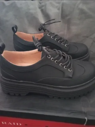 Zapatos RAID plataforma negros talla 38