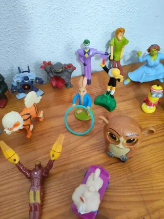 Lote figuras colección juguetes