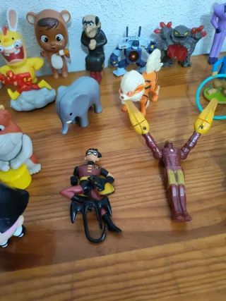 Lote figuras colección juguetes