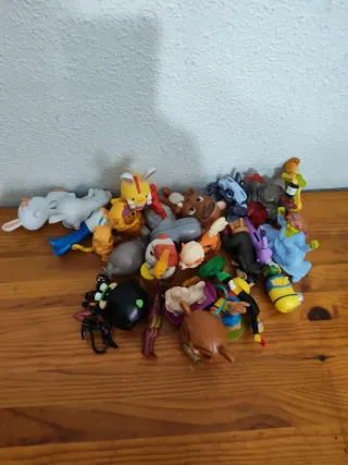 Lote figuras colección juguetes