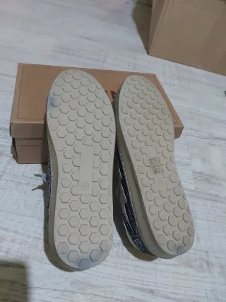 Zapatillas Nuevas Corina Talla 41 Glitter Rayo