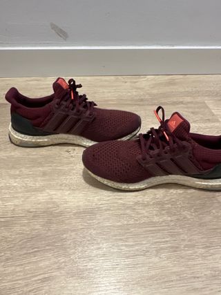 Adidas Ultraboost Burgundy talla 42 2/3