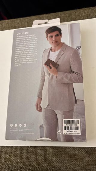 Cover libro IDEAL OF SWEDEN Intense Black iPhone 1