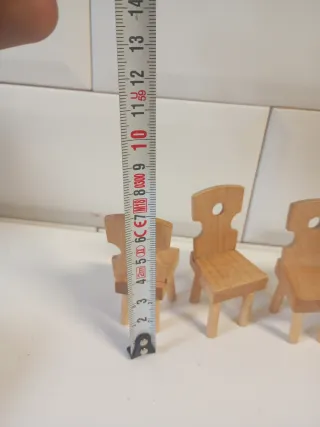 4 Sillas de Muñecas de Madera