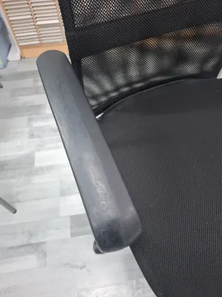 Silla de oficina ergonómica negra