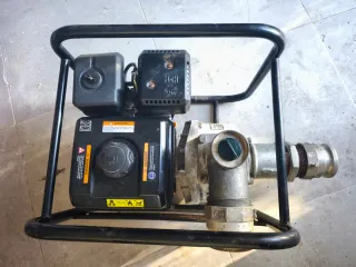 Motobomba KOSHIN K180 para riego