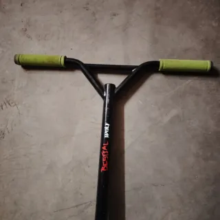 Monopatín freestyle verde Booster B12 Bestial wolf
