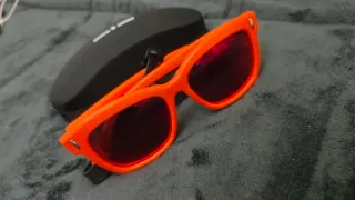 Gafas de sol naranjas
