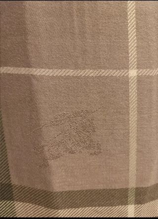Bufanda Burberry Cuadros Gris y Blanco