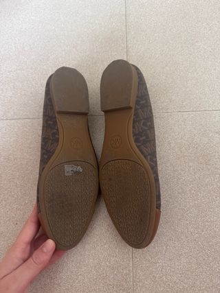 Manoletinas Michael Kors Marrón y Dorado