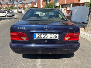 Mercedes-Benz E220 1999