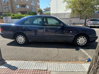 Mercedes-Benz E220 1999
