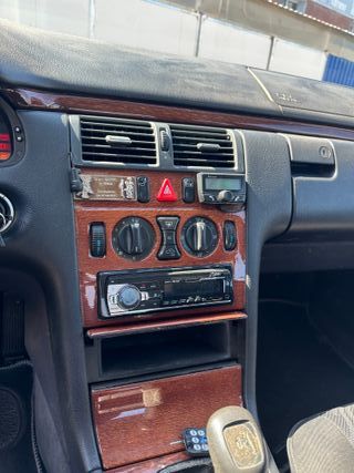 Mercedes-Benz E220 1999