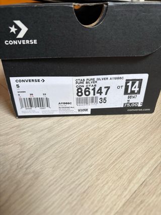 Zapatillas Converse plateadas bajas